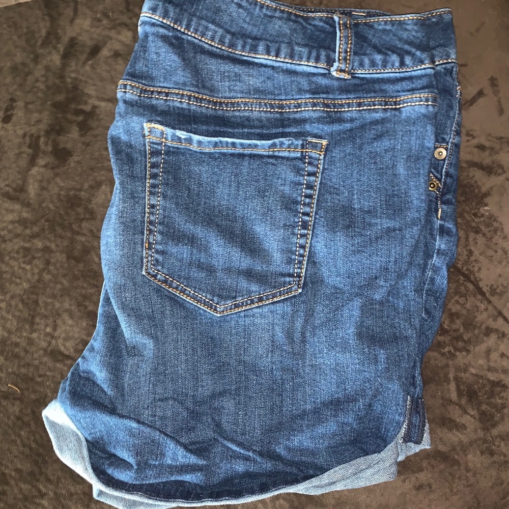 Torrid Rolled Cuff Denim Short Size 22